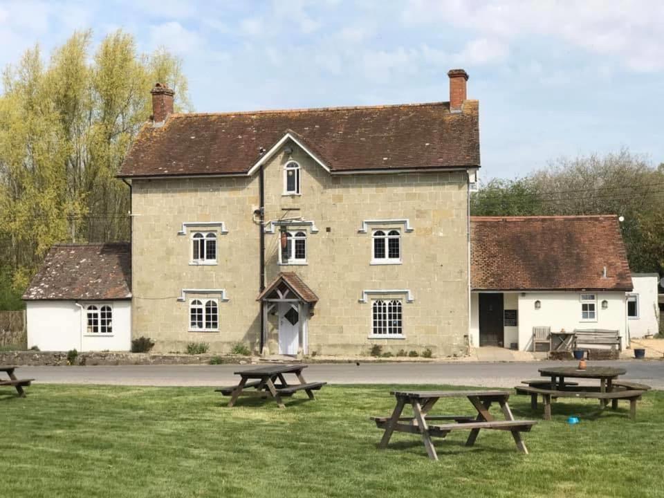Bed and Breakfast The Benett Arms Shaftesbury Exterior foto